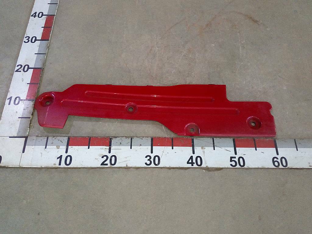 Заглушка корпуса левой фары б/у