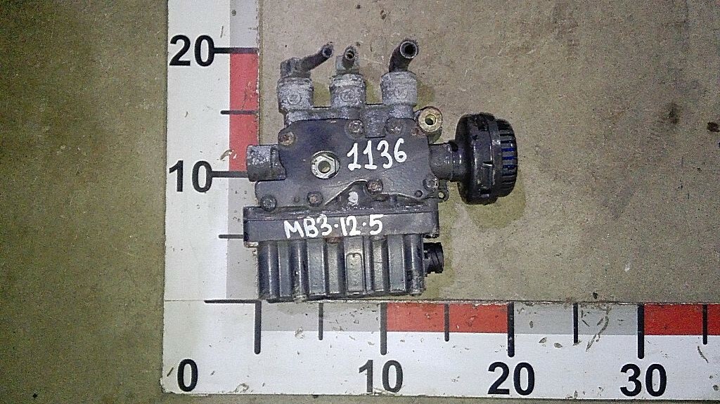 Кран уровня главный б/у