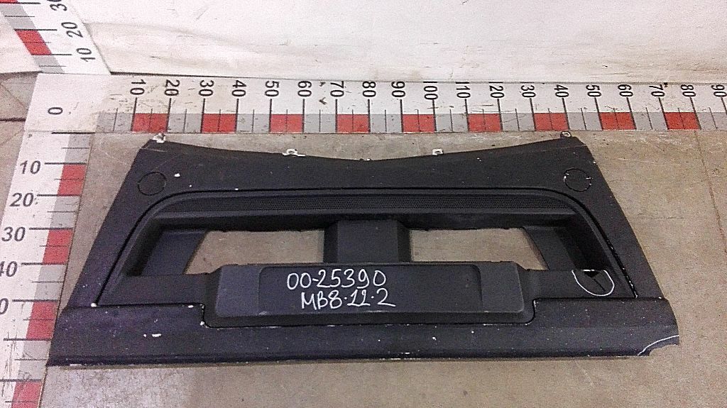 Бампер центральный б/у