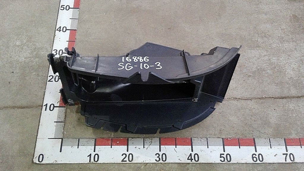 Корпус правой фары б/у