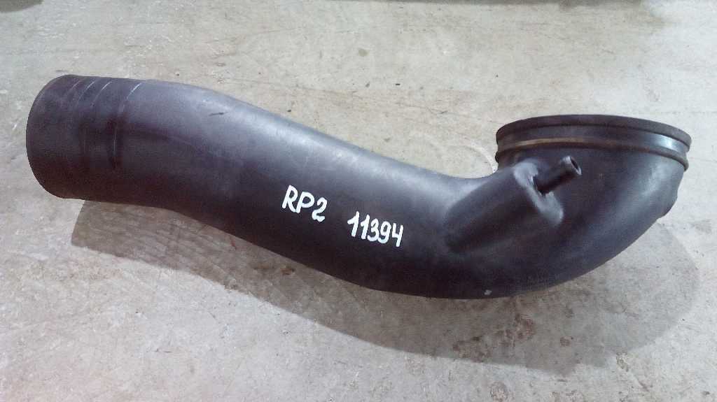 Патрубок корпуса воздушного фильтра б/у