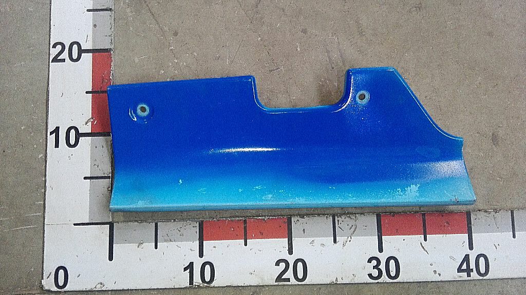 Заглушка левого бампера б/у