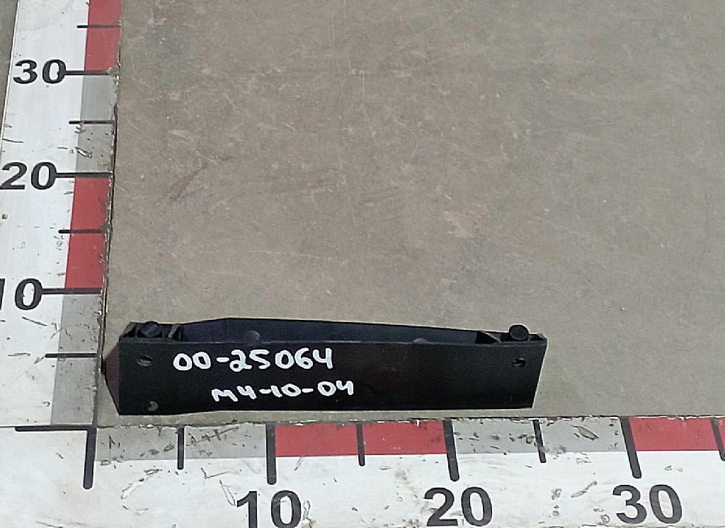 Кронштейн верхней консоли правый б/у