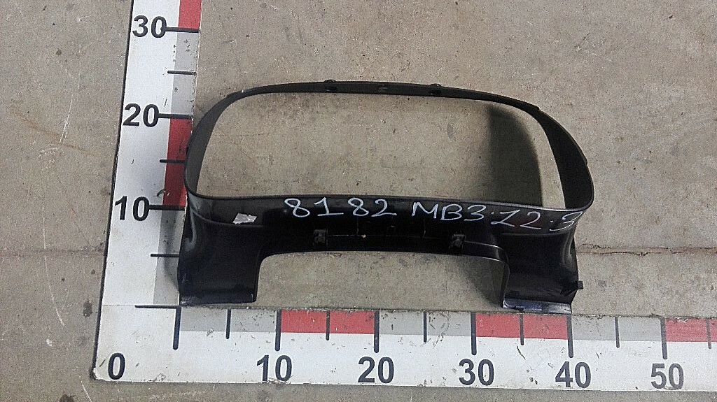 Накладка щитка приборов б/у