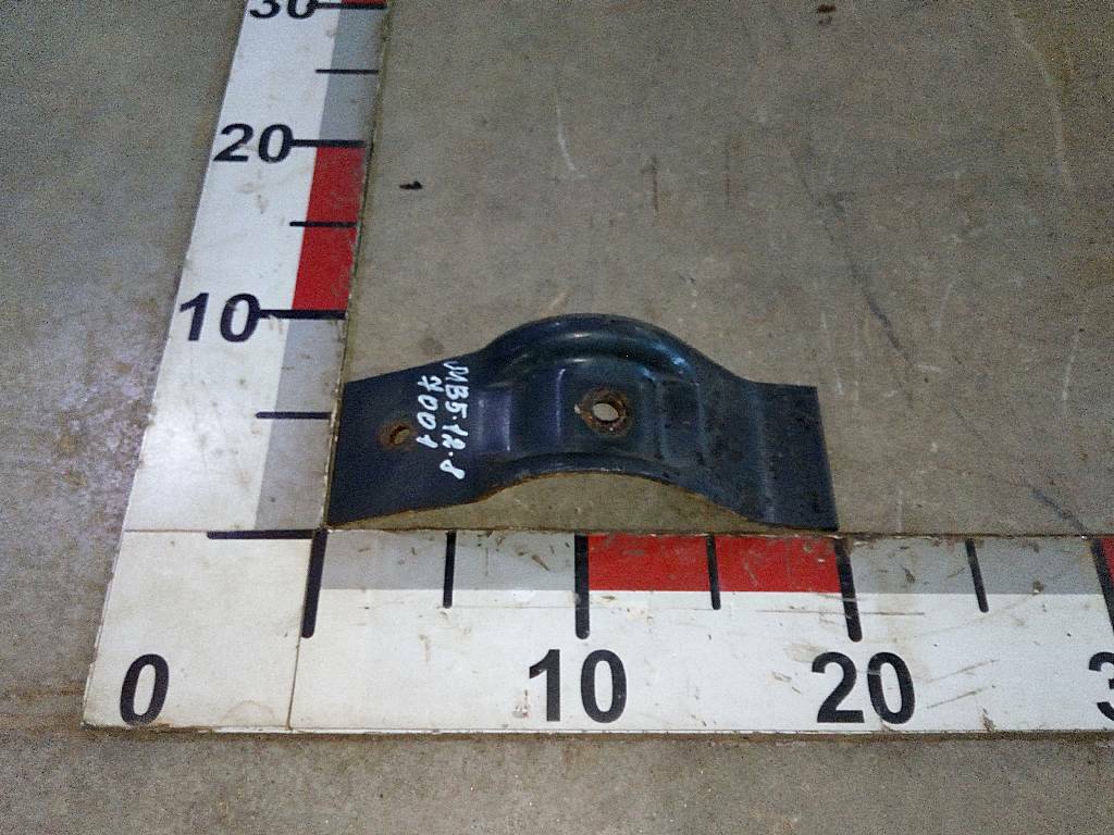 Крепление заднего крыла б/у