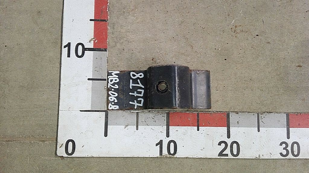 Крепление заднего крыла б/у