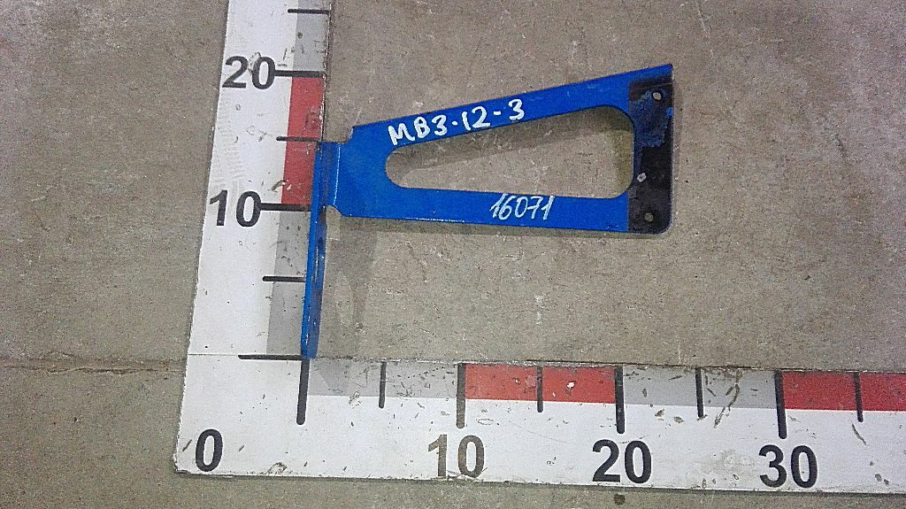 Кронштейн габаритного фонаря б/у