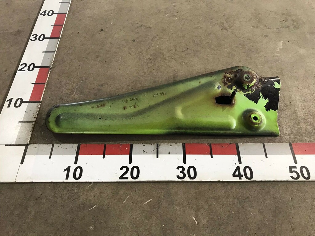 Кронштейн левого корпуса ступеней б/у