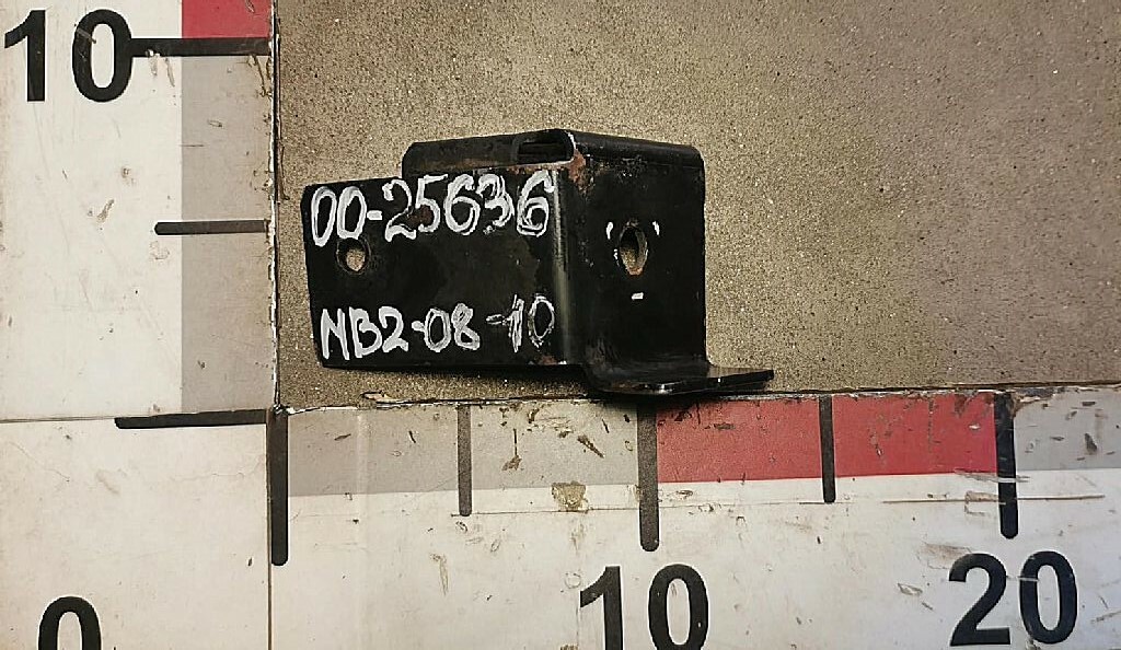 Кронштейн левого корпуса ступеней б/у