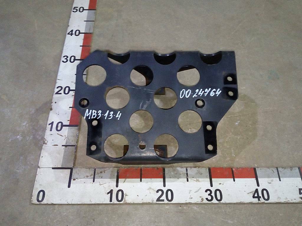 Кронштейн осушителя б/у