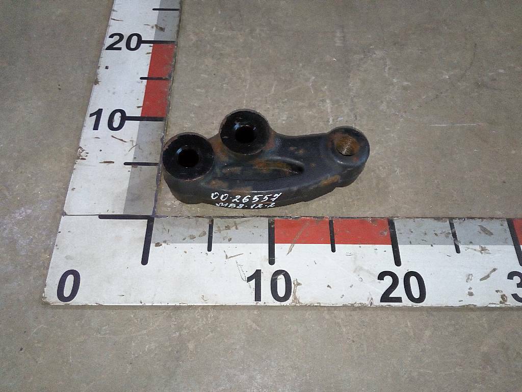 Кронштейн переднего амортизатора верхний левый б/у