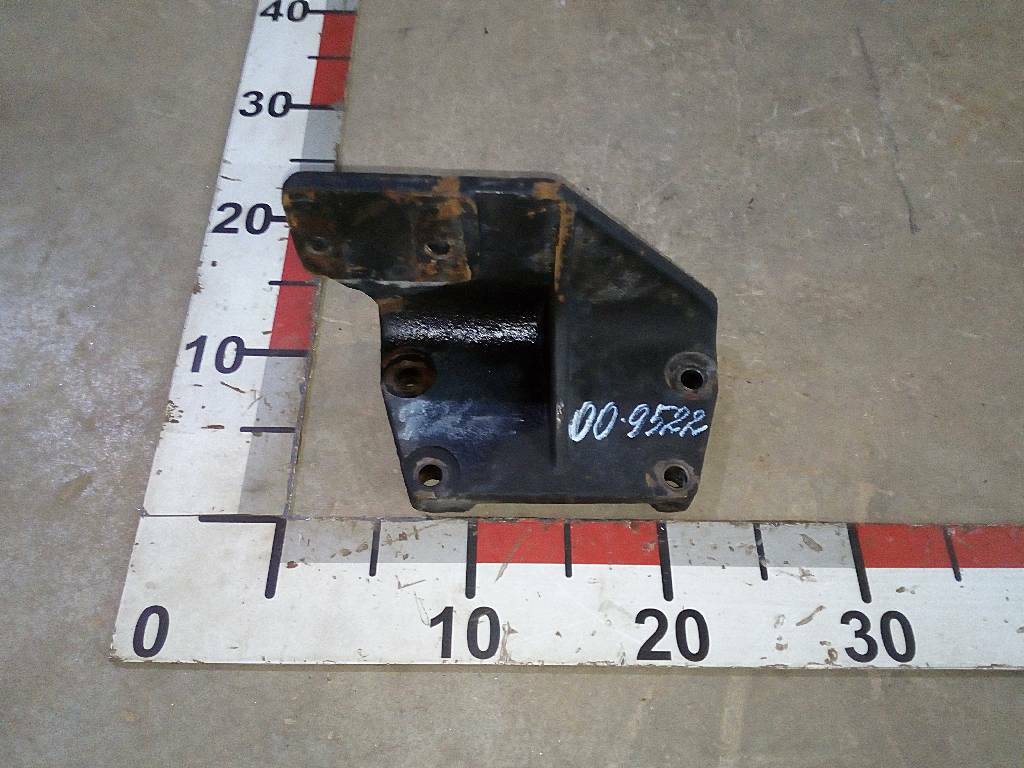 Кронштейн рамы правый б/у