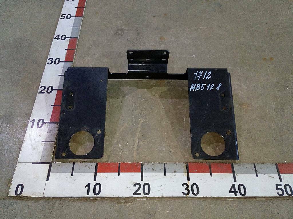 Траверса электрических розеток б/у