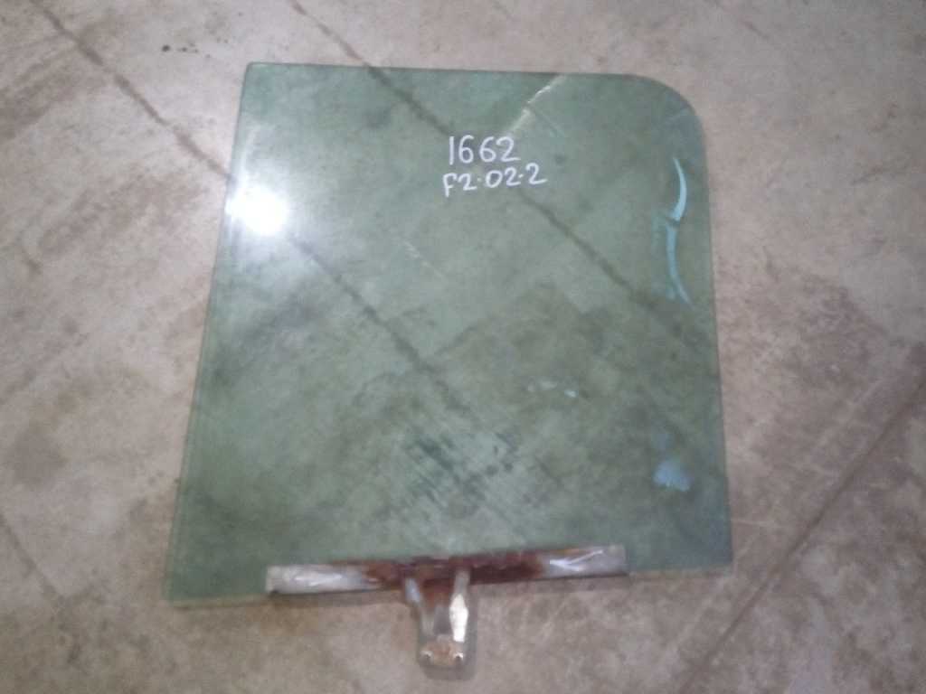 Стекло двери б/у