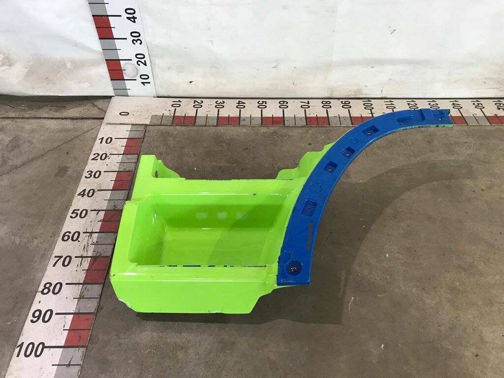 Корпус ступеней левый б/у