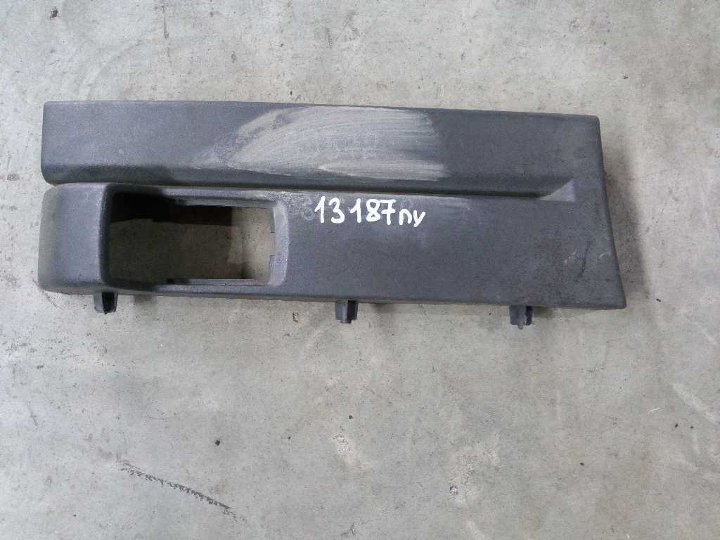 Накладка правого корпуса ступеней б/у