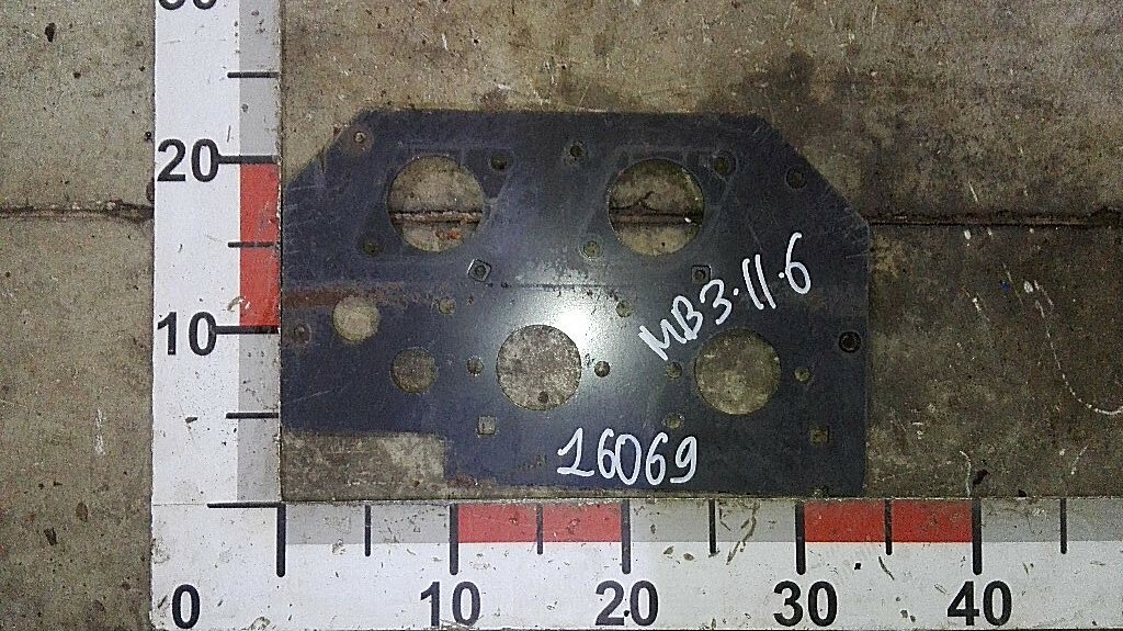 Вставка траверсы электрических розеток б/у