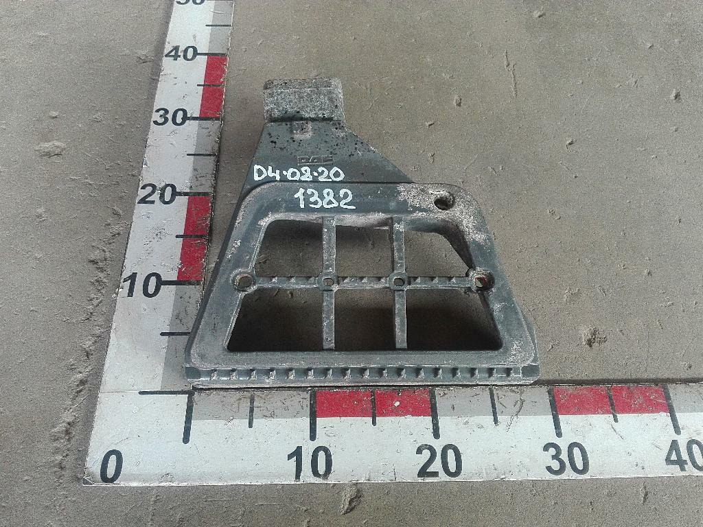 Кронштейн левого корпуса нижней ступени б/у