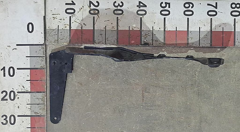 Кронштейн левого корпуса ступеней передний б/у