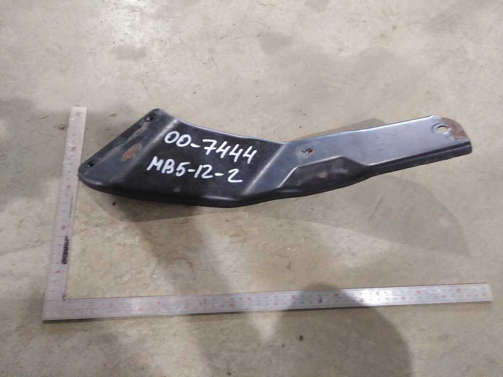 Кронштейн продолжения правого корпуса ступеней б/у