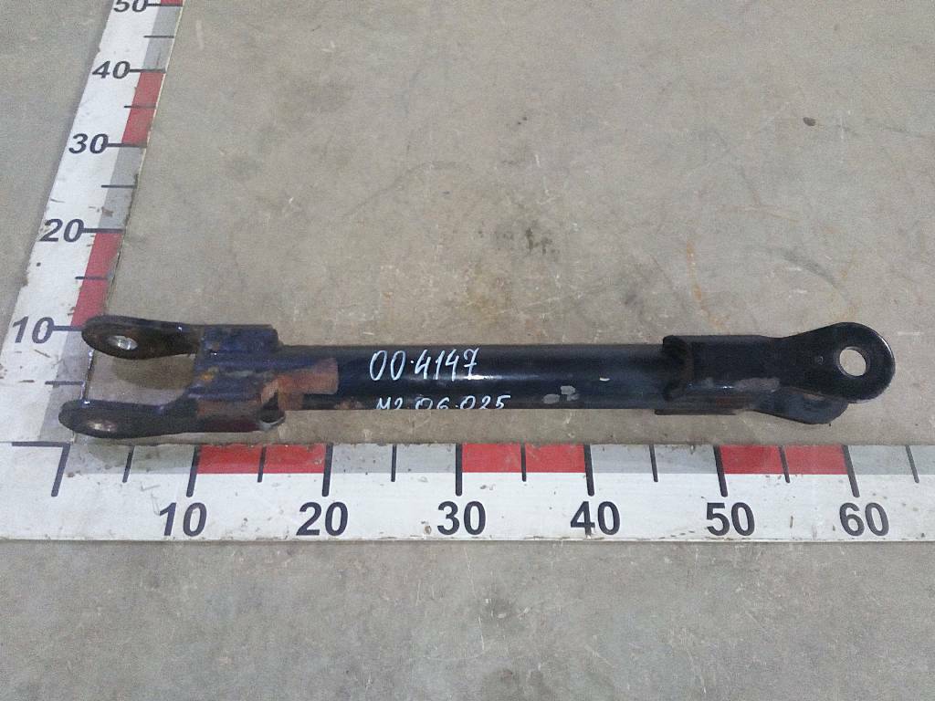 Стойка заднего стабилизатора правая б/у