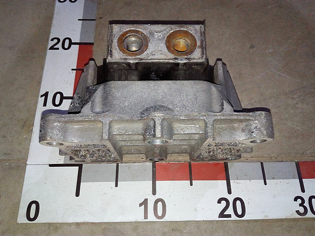 Подушка двигателя/коробки передач б/у
