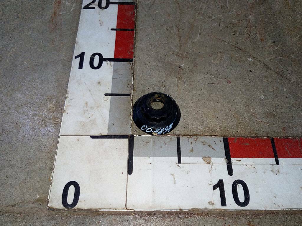 Заглушка щеткодержателя б/у