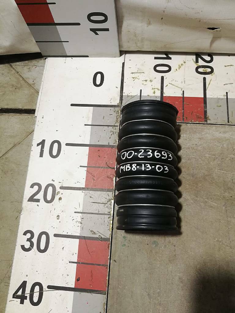 Патрубок интеркулера б/у