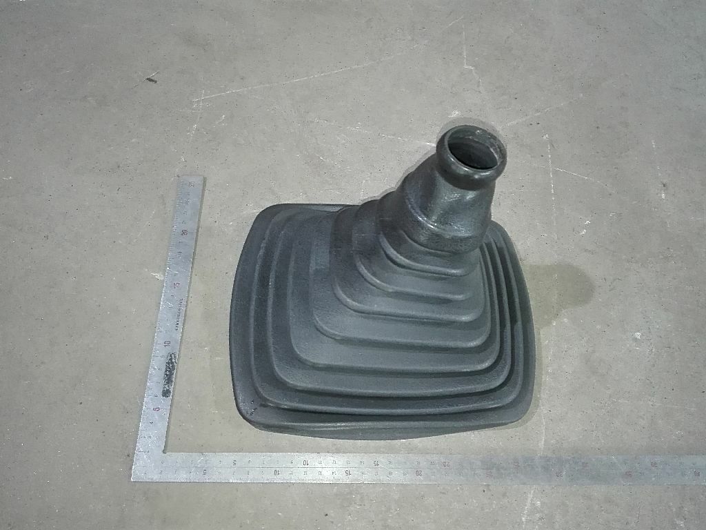 Пыльник кулиcы коробки передач б/у