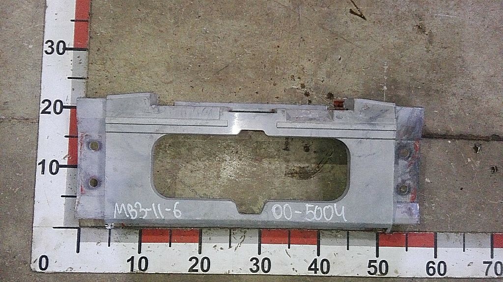 Бампер центральный б/у