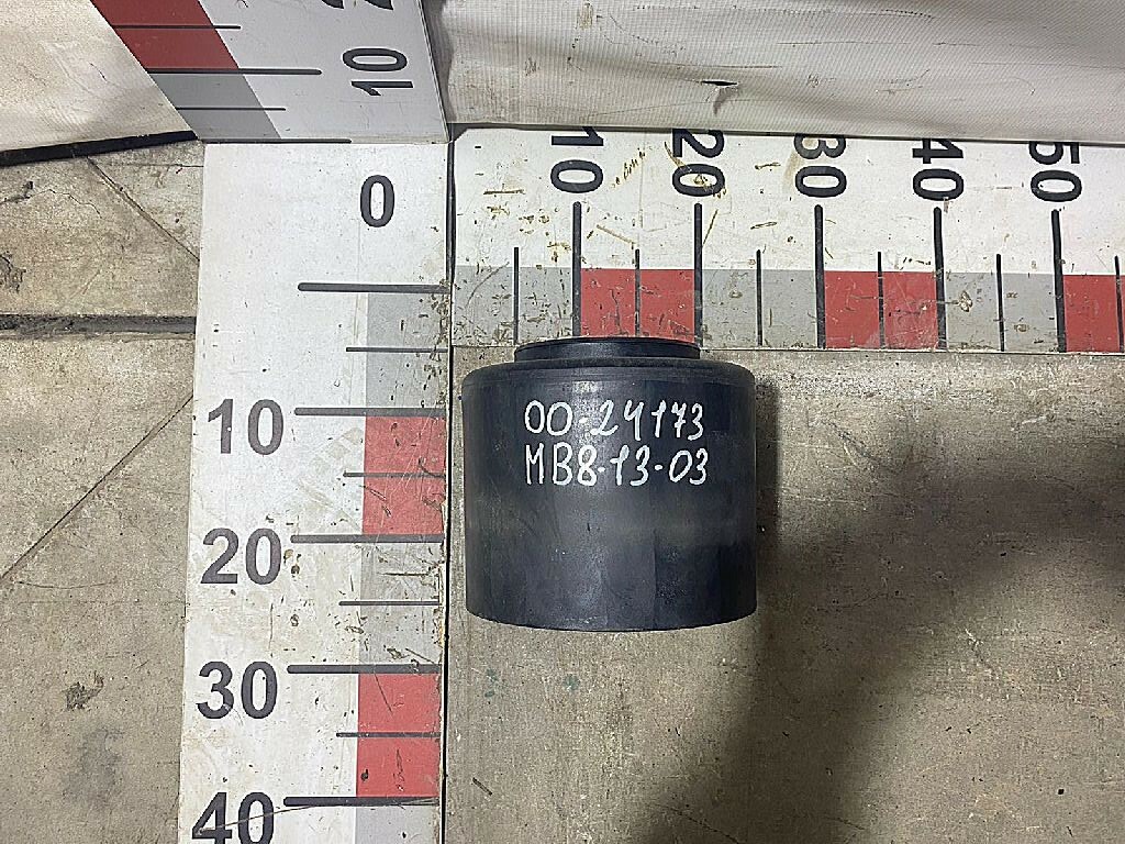 Стакан подушки задней подвески б/у