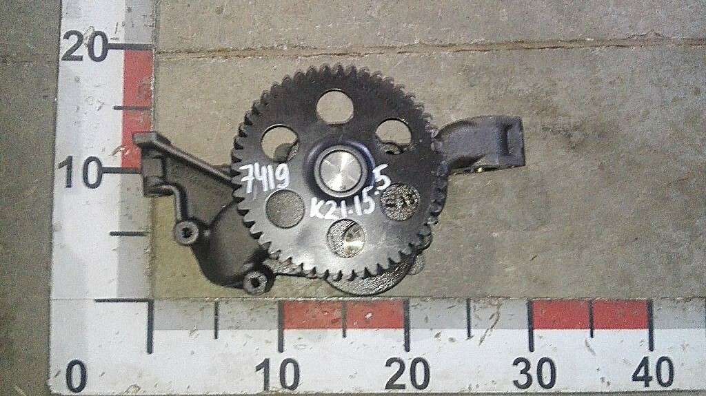 Насос масляный OM501 б/у