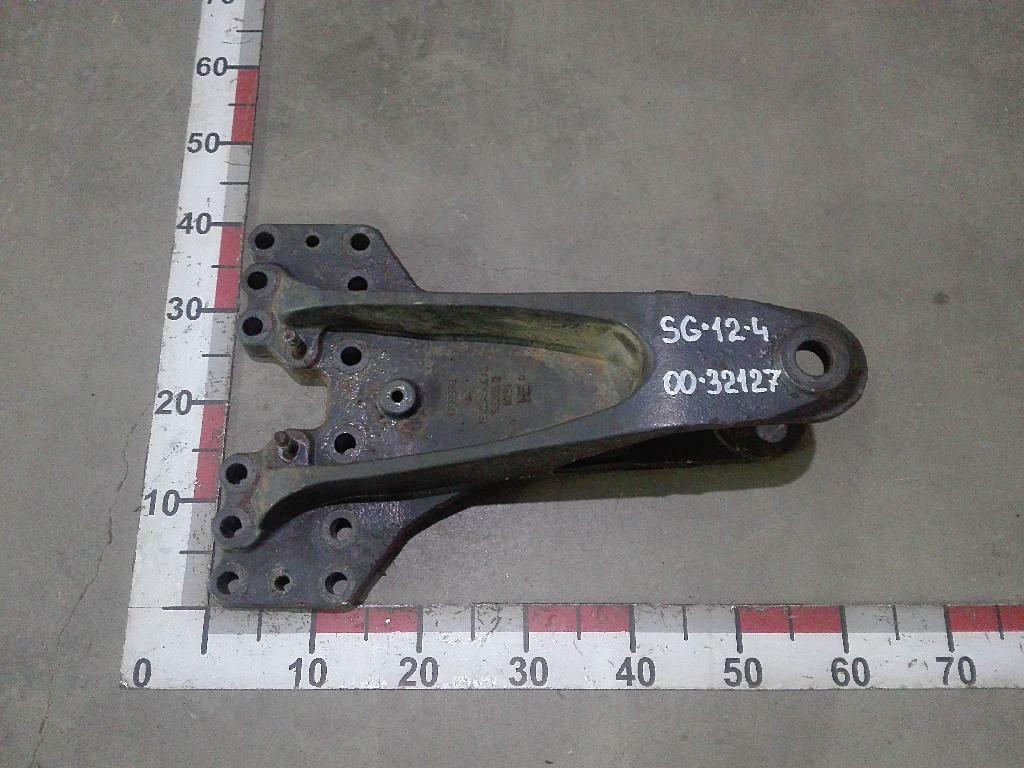 Кронштейн задней рессоры б/у