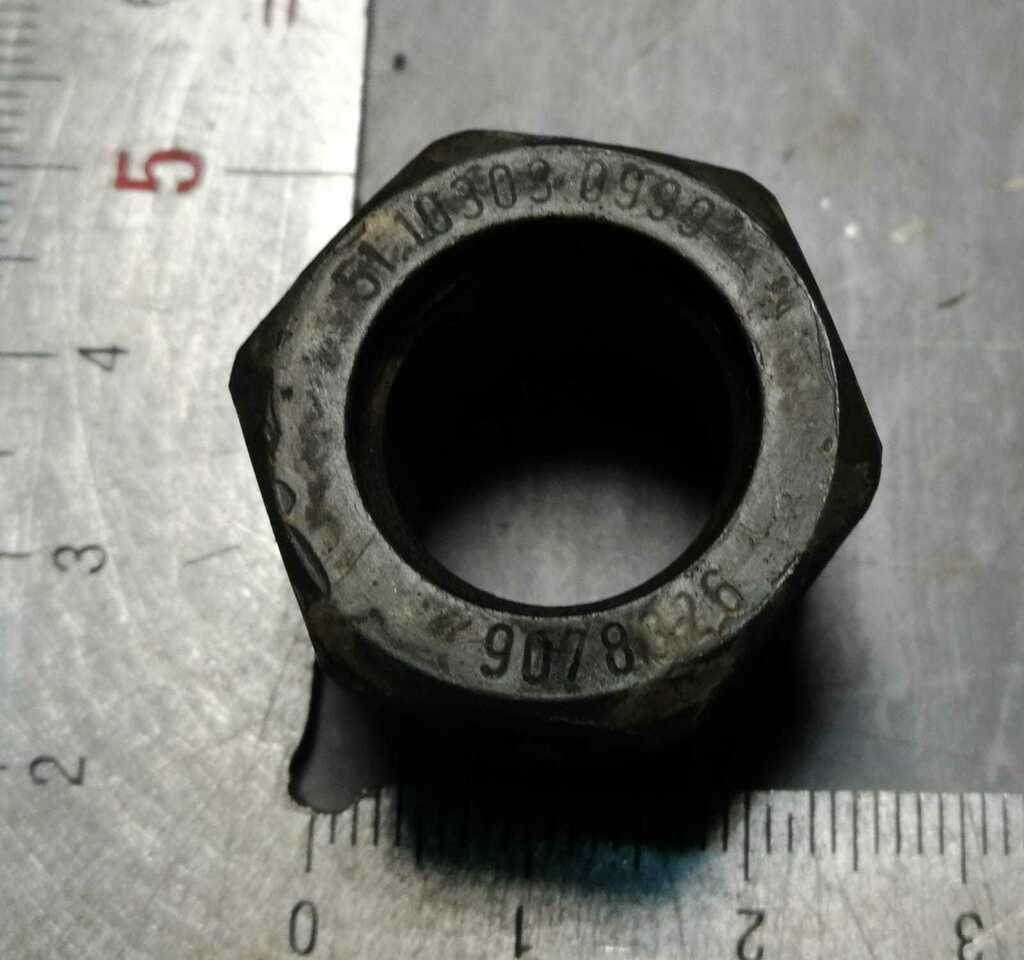Гайка трубки топливной форсунки D2066 б/у