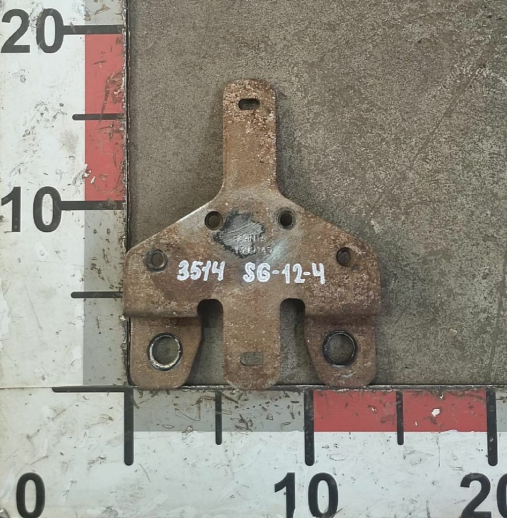 Кронштейн клапана системы abs б/у