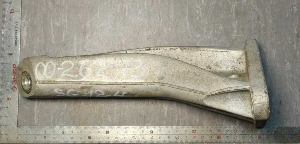 Кронштейн интеркулера б/у