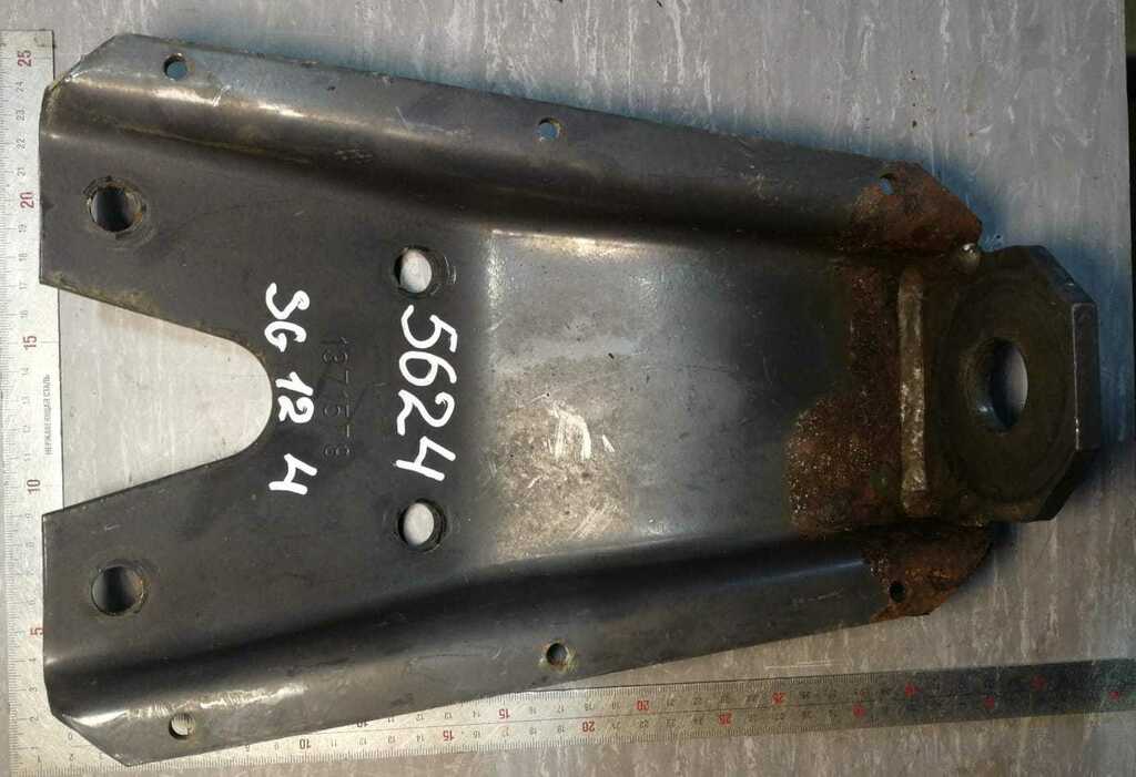 Кронштейн переднего амортизатора верхний б/у