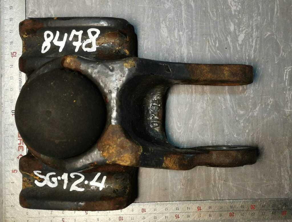 Кронштейн переднего амортизатора нижний б/у