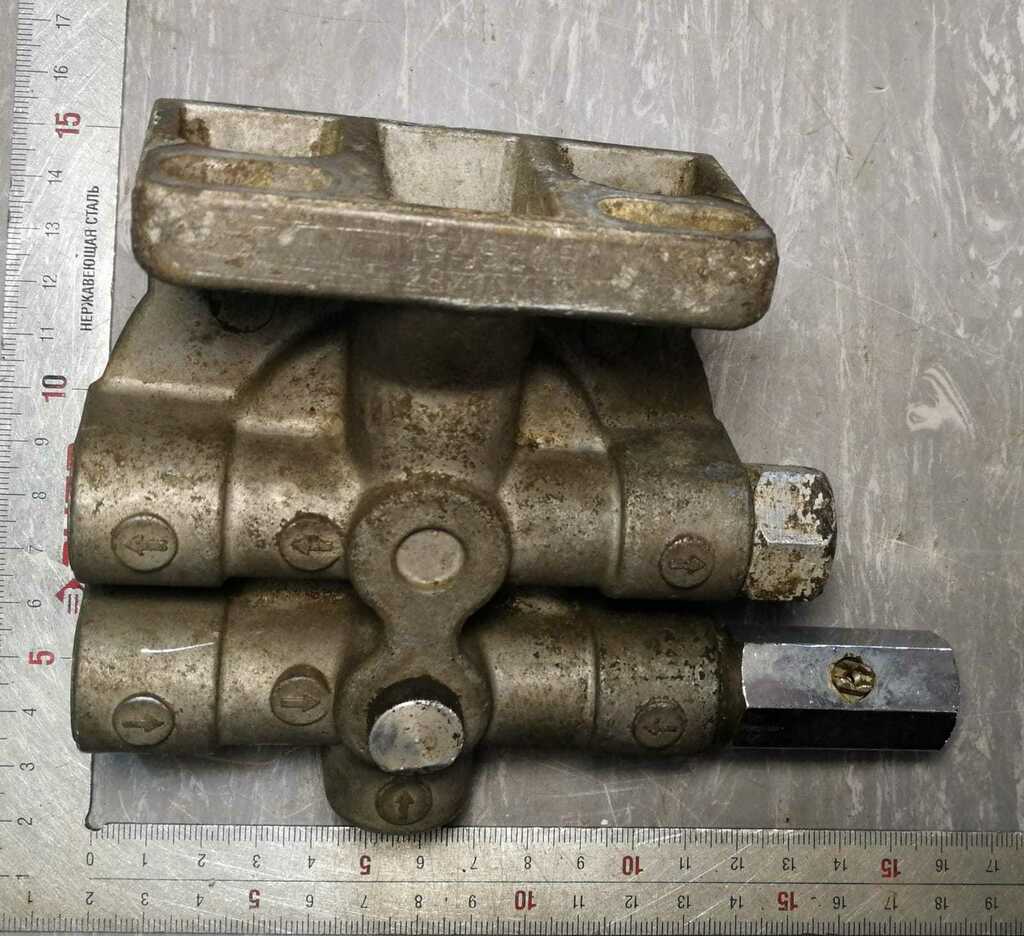 Кронштейн топливного фильтра б/у