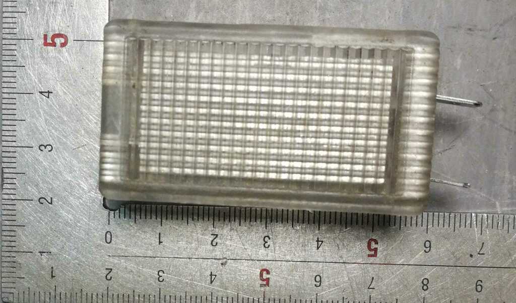 Плафон вещевого ящика консоли б/у