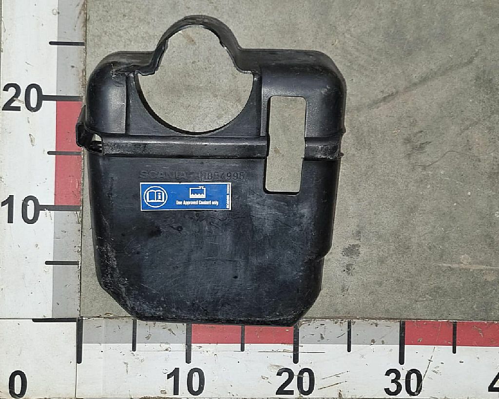 Кожух расширительного бачка б/у