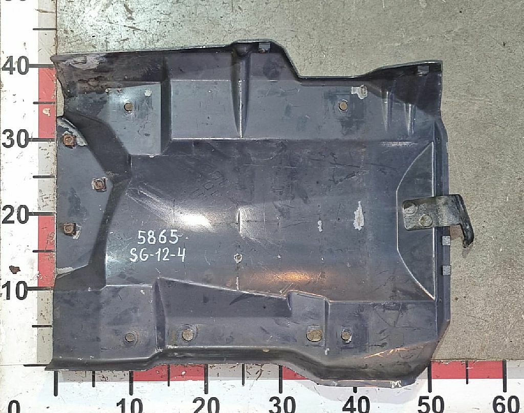 Кронштейн корпуса воздушного фильтра б/у