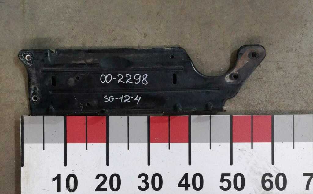 Кронштейн патрубков инеркулера б/у