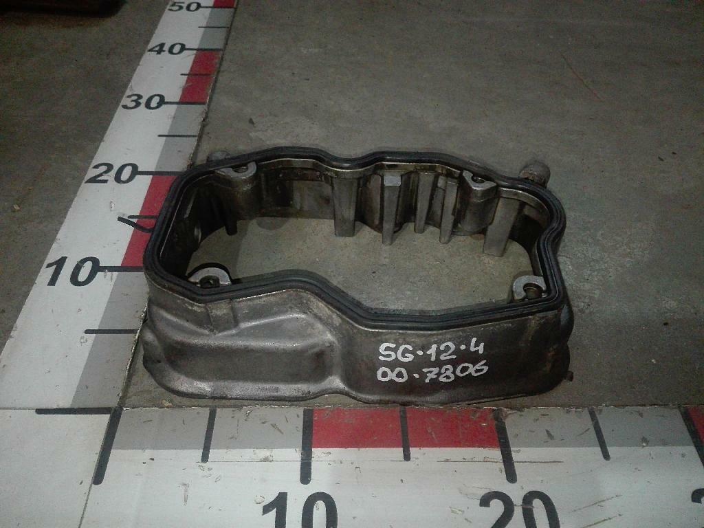 Проставка крышки клапанов DC1108 б/у