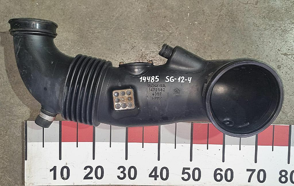 Патрубок корпуса воздушного фильтра б/у