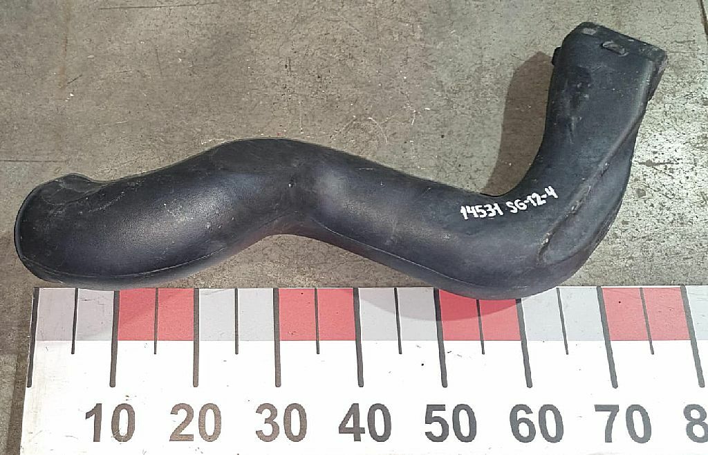 Патрубок корпуса воздушного фильтра б/у