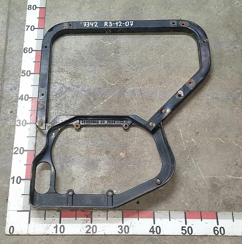 Кронштейн переднего крыла задний левый б/у