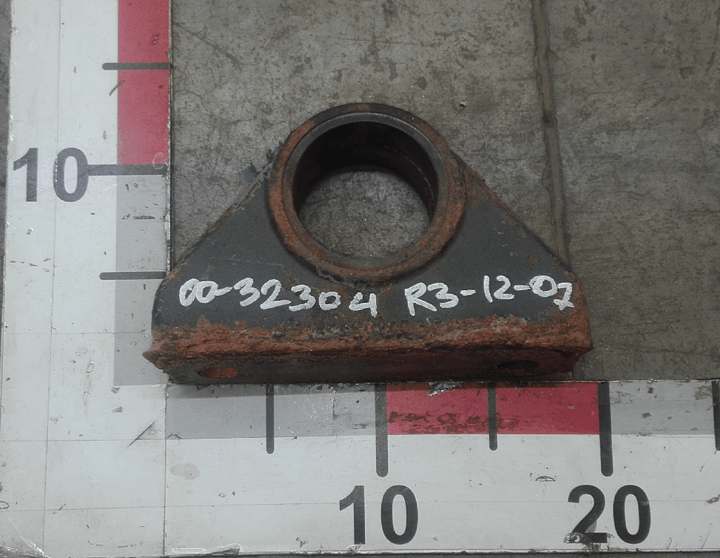 Кронштейн заднего стабилизатора б/у