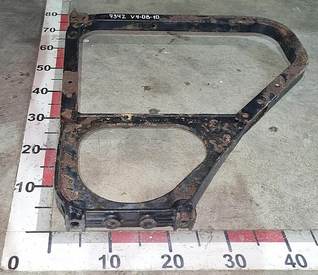 Кронштейн переднего крыла задний левый б/у