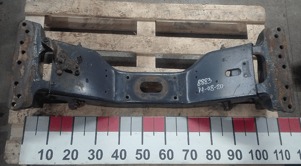 Траверса рамы передняя б/у